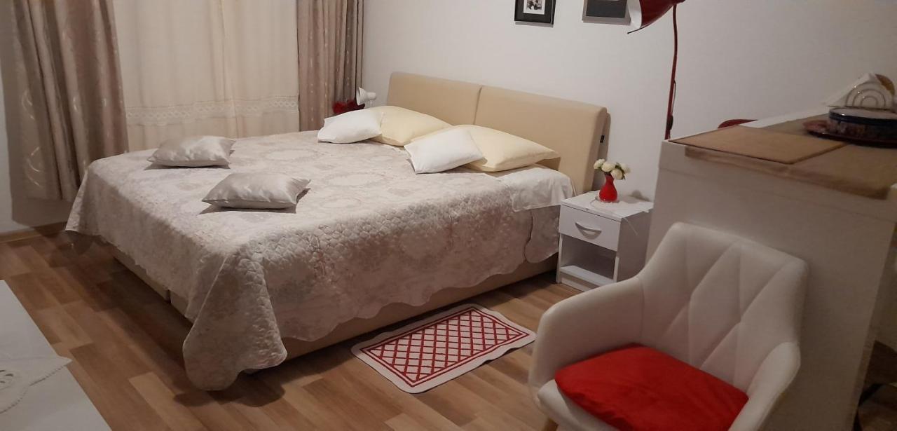 Klara Studio Apartman Split Exterior photo