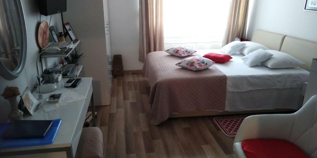 Klara Studio Apartman Split Exterior photo